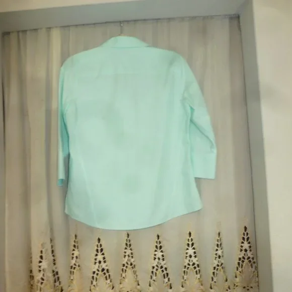 Foxcroft Button- front ,Crisp, Easy-Care, Non-Iron Cotton Shirt Sz 4 - Picture 4 of 10